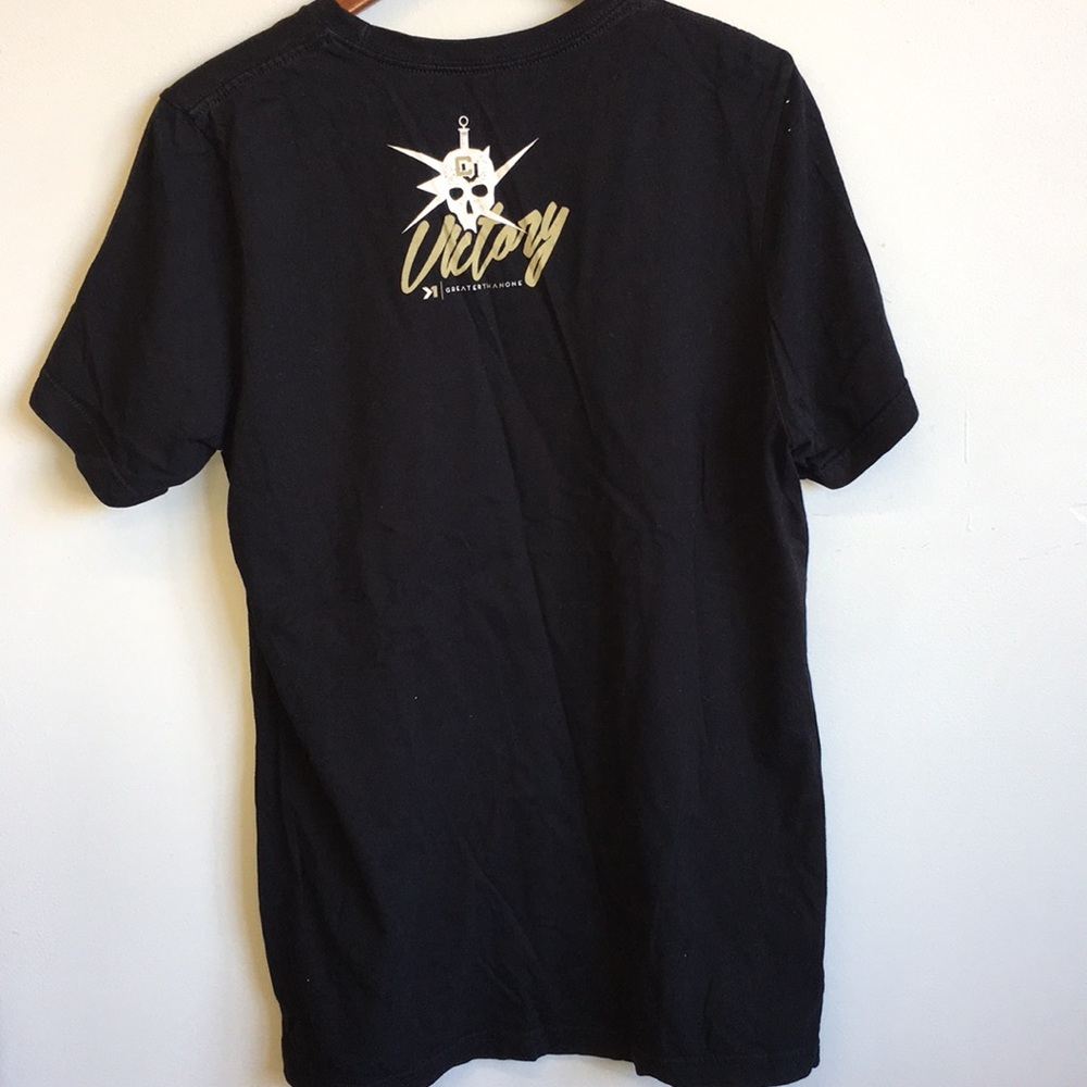 Greater than one shirt - Picture 5 of 5
